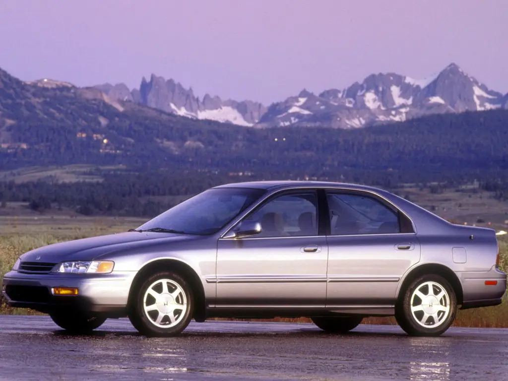 Honda Accord (CD5) 5 поколение, седан (09.1993 - 07.1995)